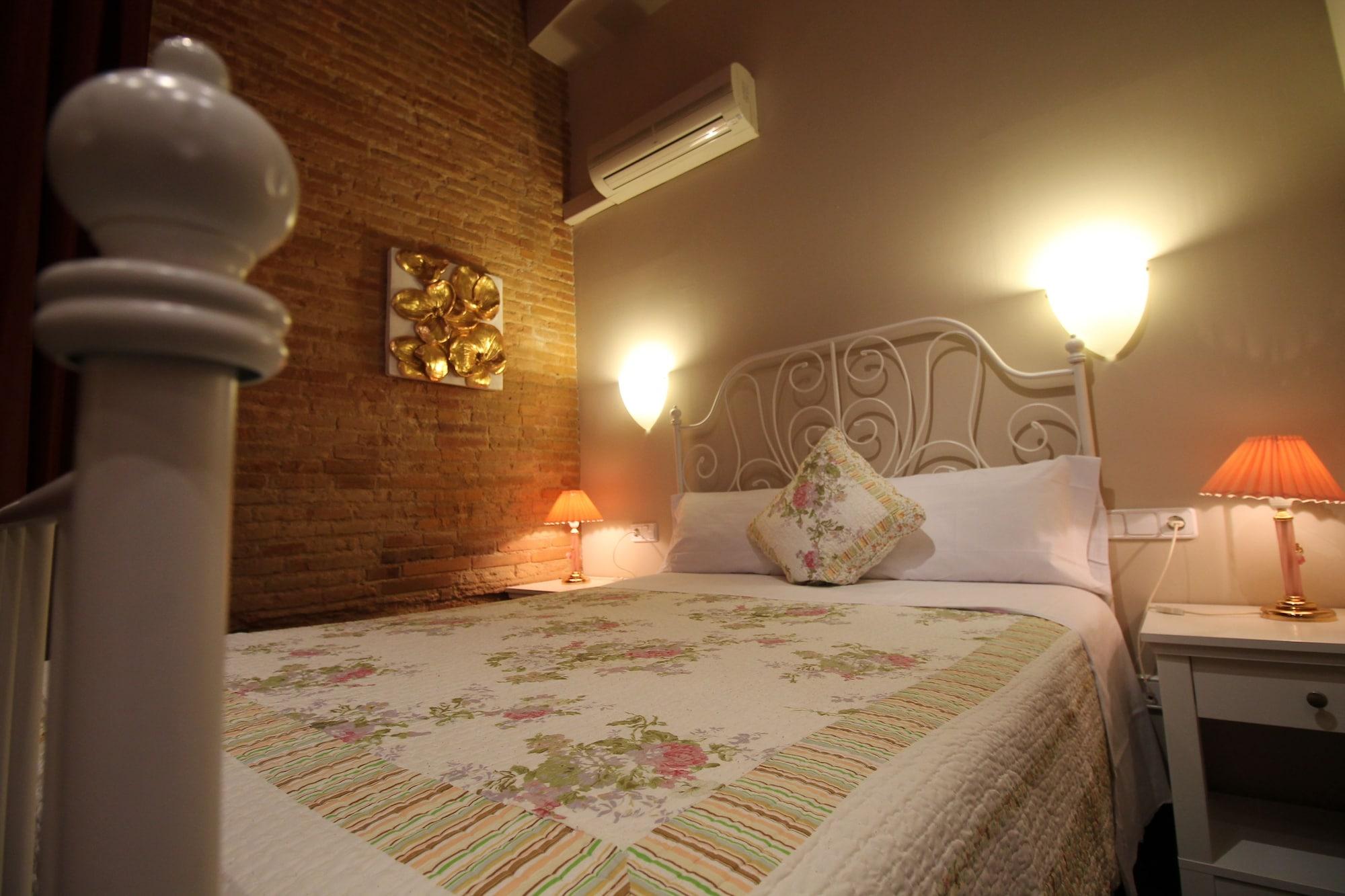 Hostal Orleans Barcelona Bagian luar foto