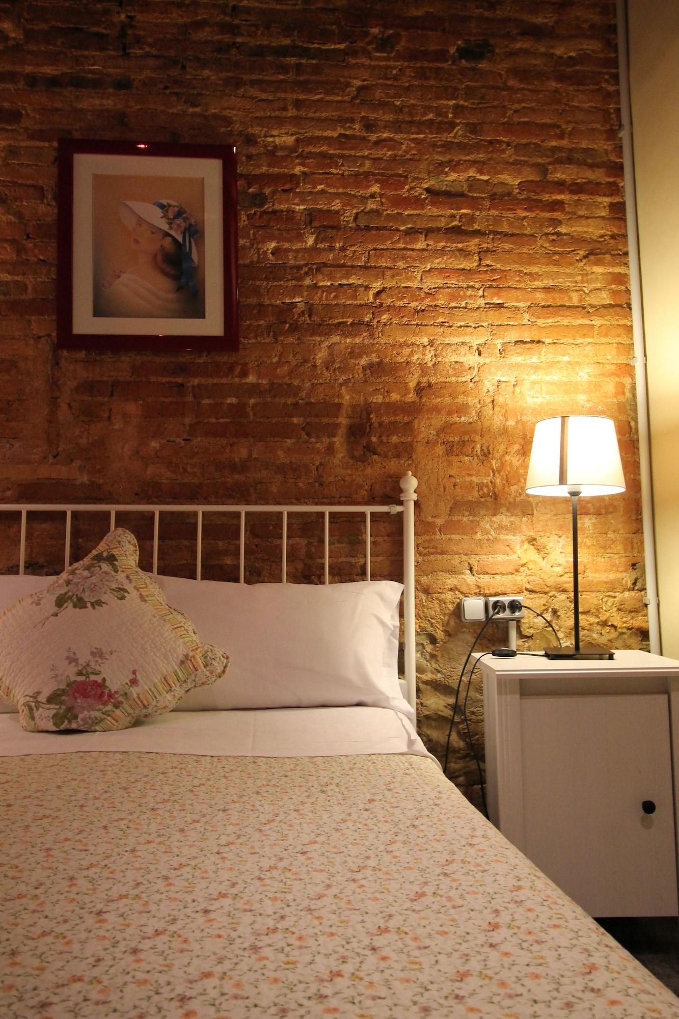 Hostal Orleans Barcelona Bagian luar foto