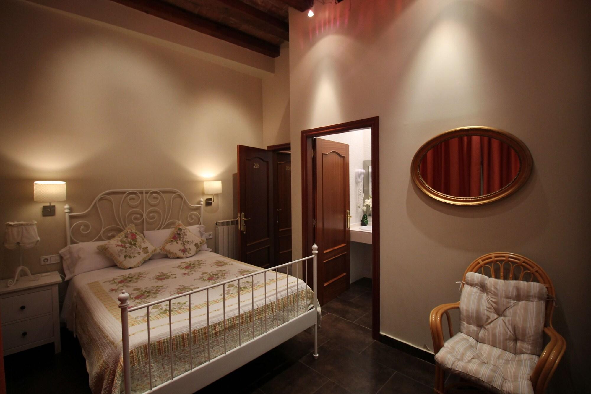 Hostal Orleans Barcelona Bagian luar foto