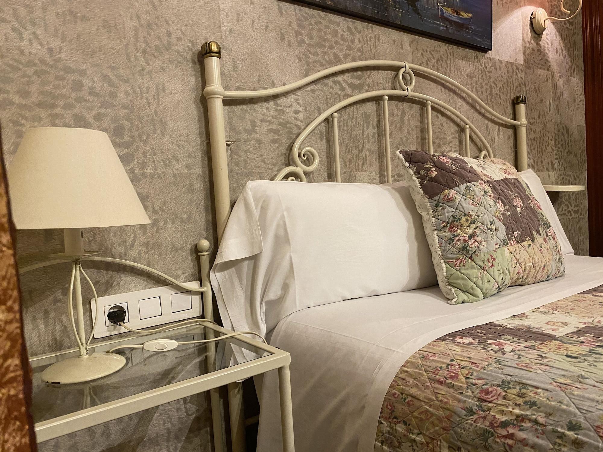 Hostal Orleans Barcelona Bagian luar foto