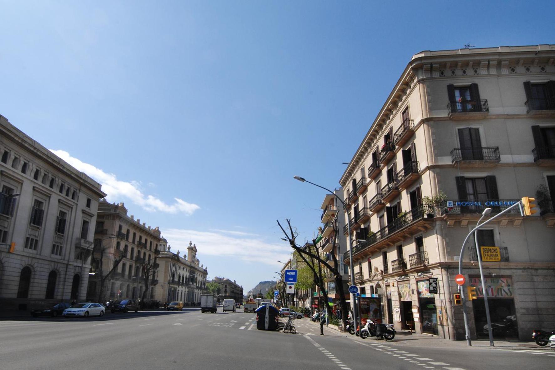 Hostal Orleans Barcelona Bagian luar foto