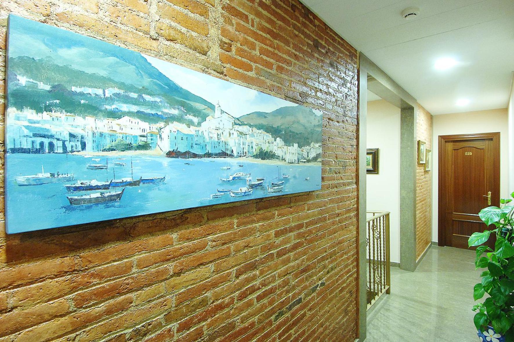 Hostal Orleans Barcelona Bagian luar foto